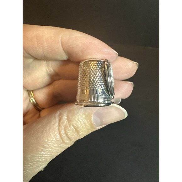 Souvenir Silver Tone Thimble TWE  Atlanta, Georgia Skyline - Picture 4 of 6